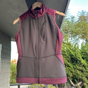 Smartwool Women’s Merino Wool Active Vest Zip Front Purple Gray Pockets